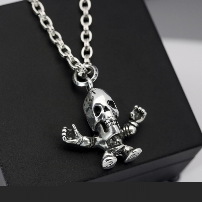 Ch**me He**ts necklaces